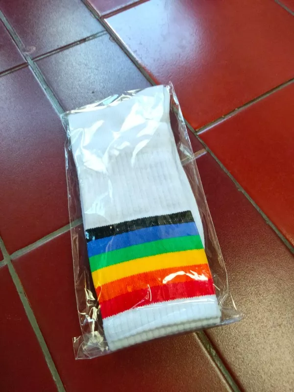 MOHAKI - Kaos Kaki Strip 3 Series Panjang Sebetis Dewasa - Foto ulasan pembeli