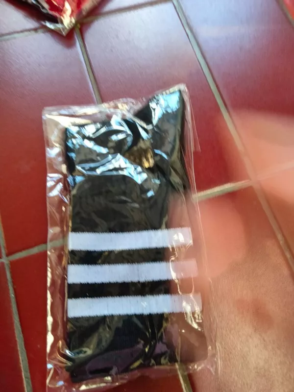 MOHAKI - Kaos Kaki Strip 3 Series Panjang Sebetis Dewasa - Foto ulasan pembeli