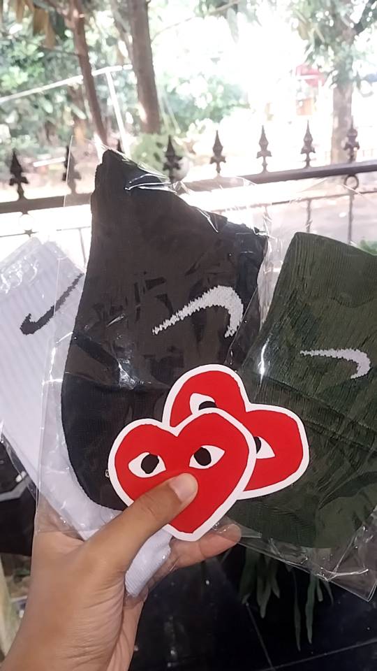 MOHAKI - Kaos Kaki Strip 3 Series Panjang Sebetis Dewasa - Foto ulasan pembeli