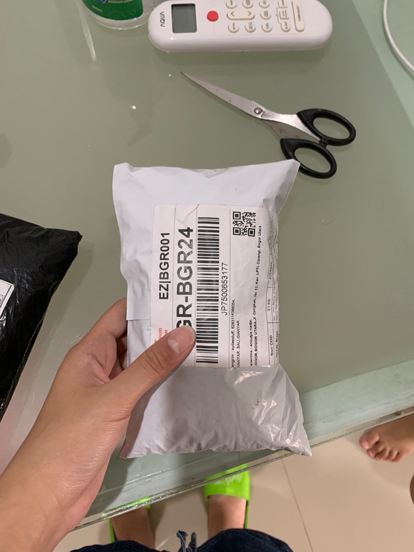 MOHAKI - Kaos Kaki Strip 3 Series Panjang Sebetis Dewasa - Foto ulasan pembeli