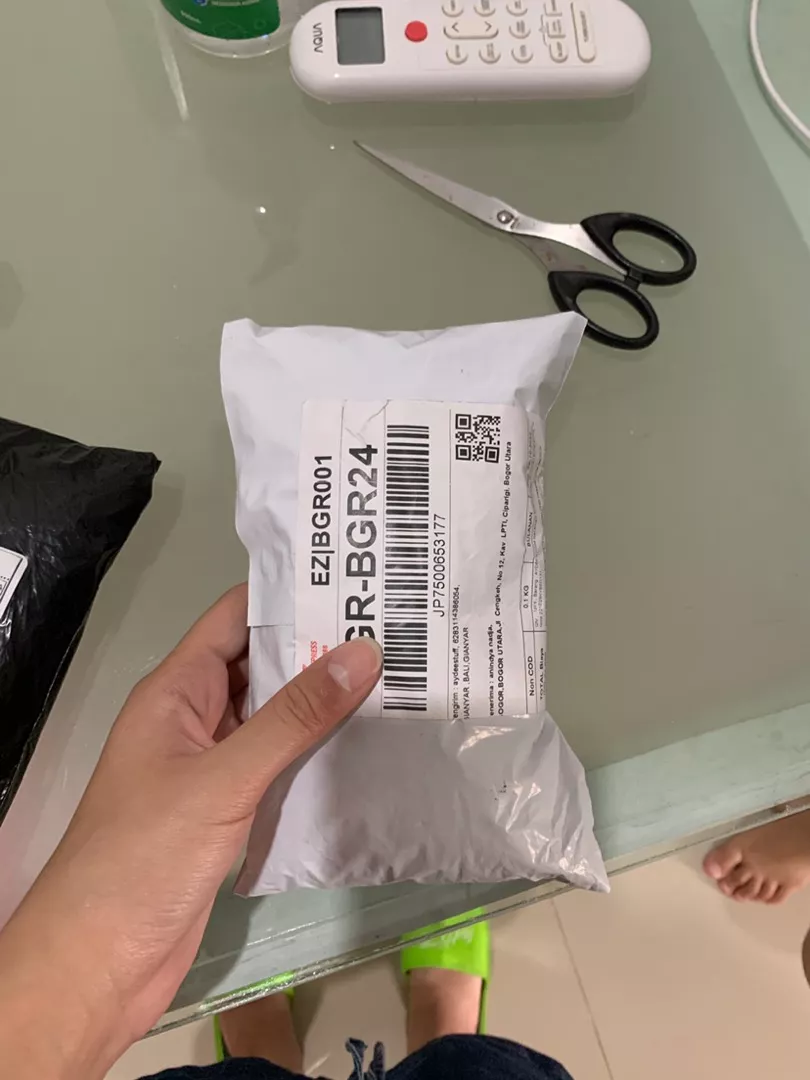 MOHAKI - Kaos Kaki Strip 3 Series Panjang Sebetis Dewasa - Foto ulasan pembeli
