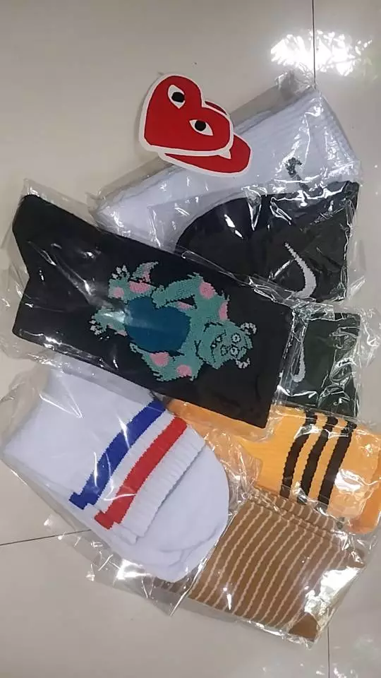 MOHAKI - Kaos Kaki Strip 3 Series Panjang Sebetis Dewasa - Foto ulasan pembeli