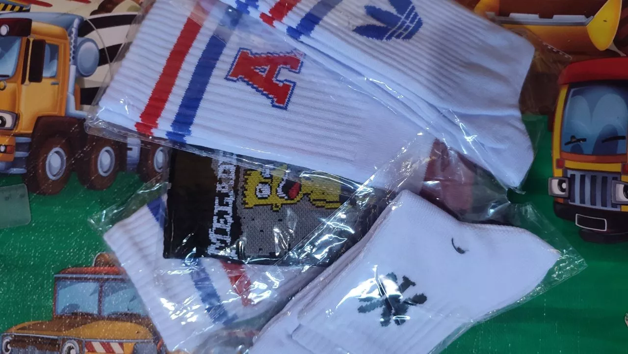 MOHAKI - Kaos Kaki Strip Series Pendek Dewasa - Foto ulasan pembeli