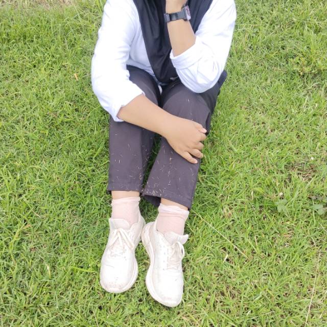 Foto ulasan pembeli adindayulia14, varian Biru,Ukuran 40