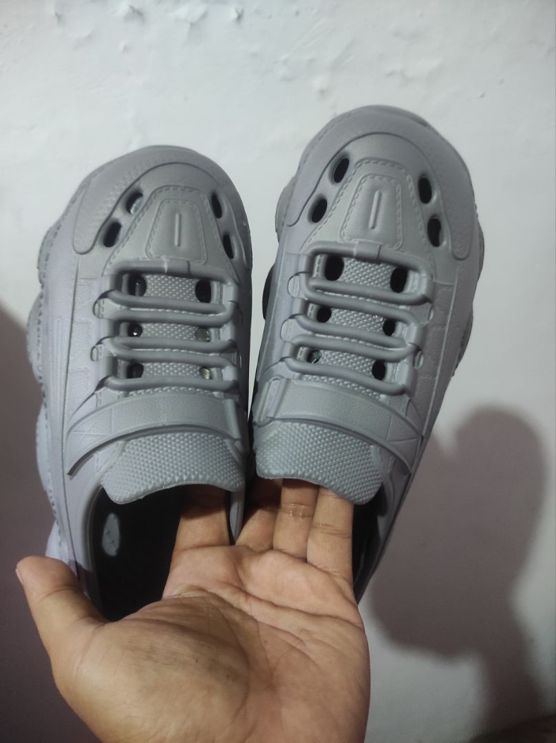 Foto ulasan pembeli s*****r, varian Abu-abu,Dewasa 43-44(280mm)