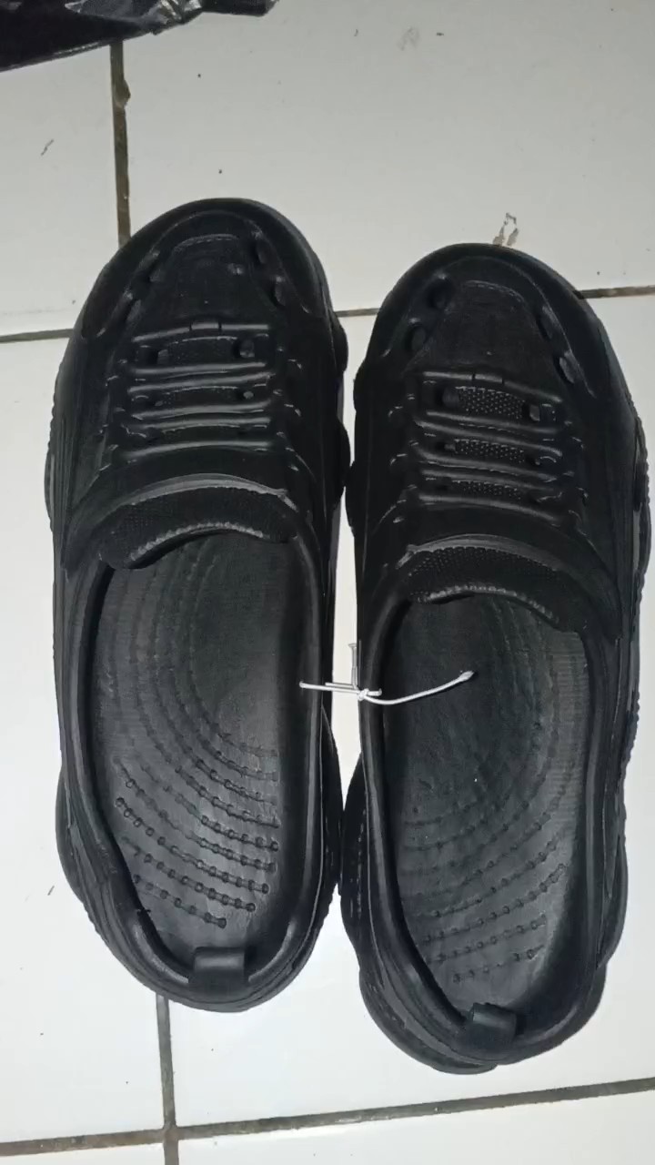 Foto ulasan pembeli n*****e, varian Hitam,Dewasa 41-42(260mm)