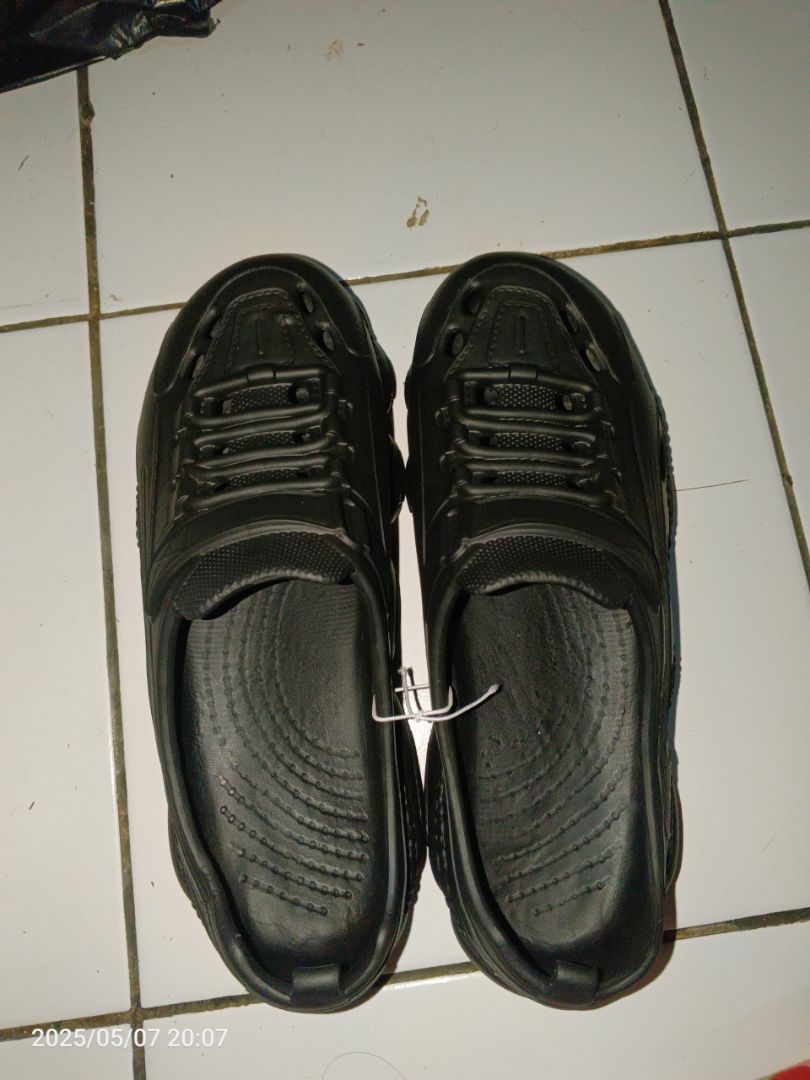 Foto ulasan pembeli n*****e, varian Hitam,Dewasa 41-42(260mm)