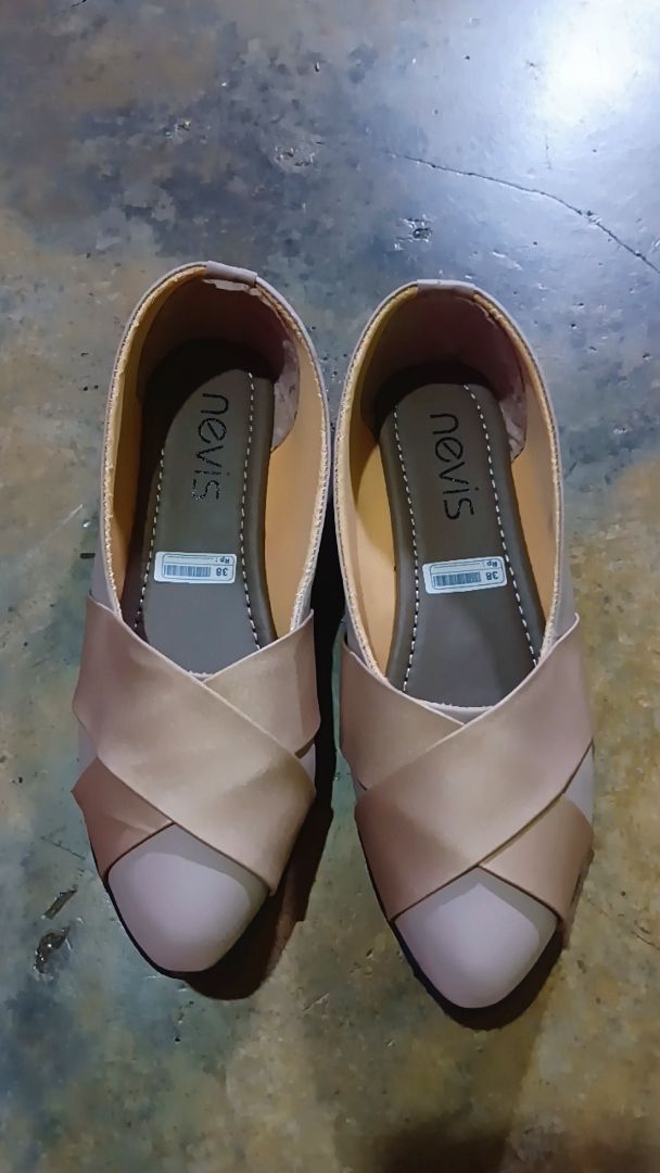 Foto ulasan pembeli r*****6, varian ELSA - KREM,38