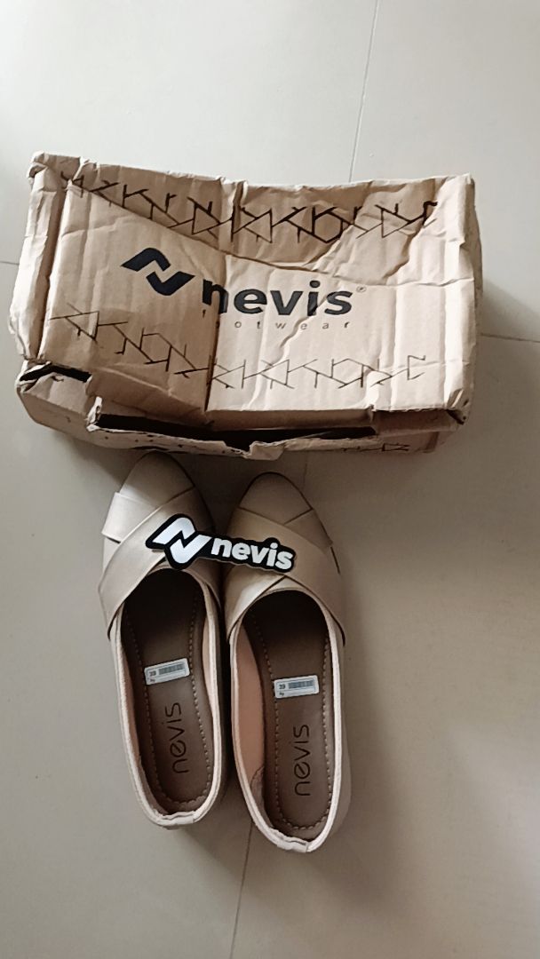Foto ulasan pembeli r*****a, varian ELSA - KREM,39