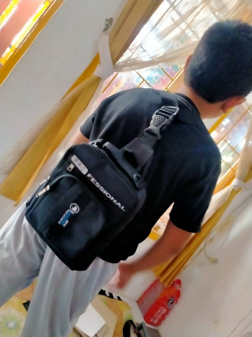 Nipsu Sling Bag Pria Tas Selempang Bahu Pria Multifungsi Casual Stylish - Foto ulasan pembeli