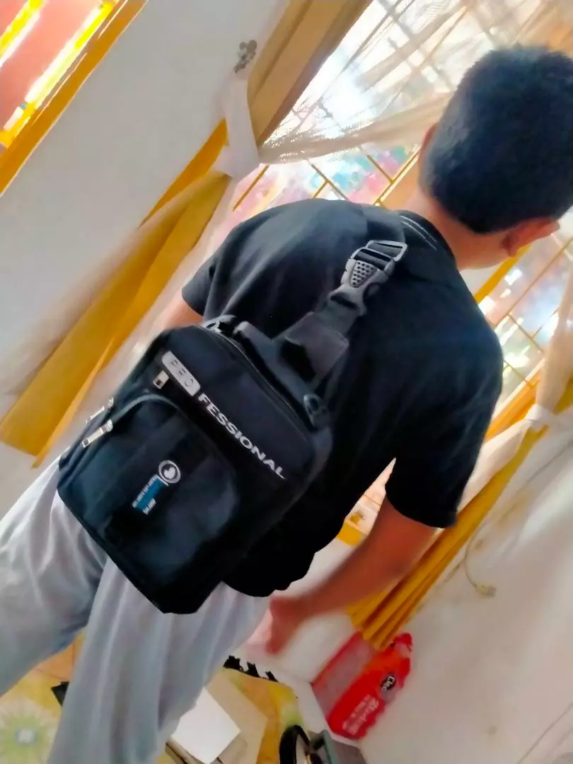 Nipsu Sling Bag Pria Tas Selempang Bahu Pria Multifungsi Casual Stylish - Foto ulasan pembeli