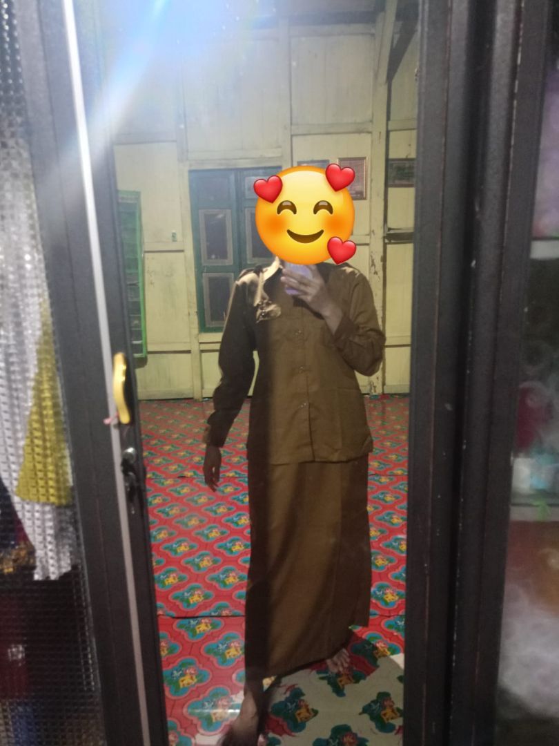 Foto ulasan pembeli nurulzakiyah28, varian M,PEMDA SET ROK