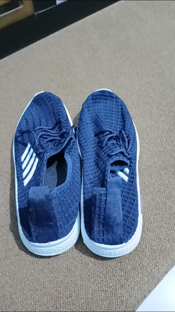 Foto ulasan pembeli n*****n, varian Navy,38