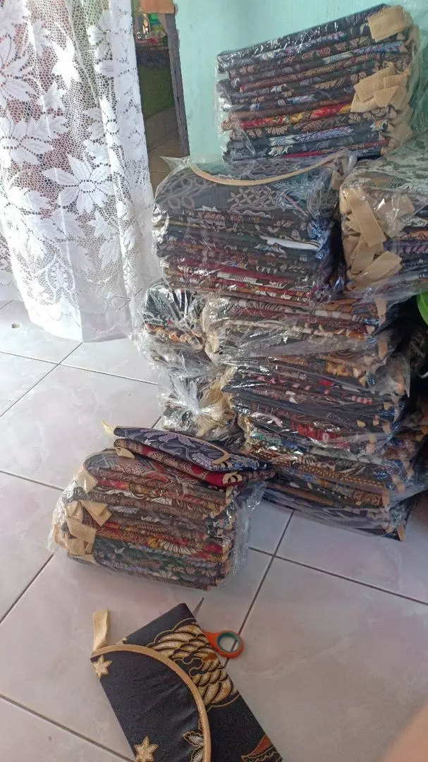SOUVENIR DOMPET BATIK,DOMPET TUTUP MAGNET,DOMPET BATIK - Foto ulasan pembeli