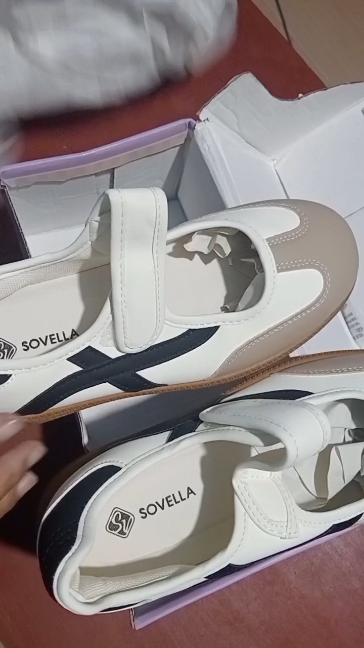 SOVELLA Sepatu Wanita Korean Style Flat Shoes Kekinian SV227 - Foto ulasan pembeli