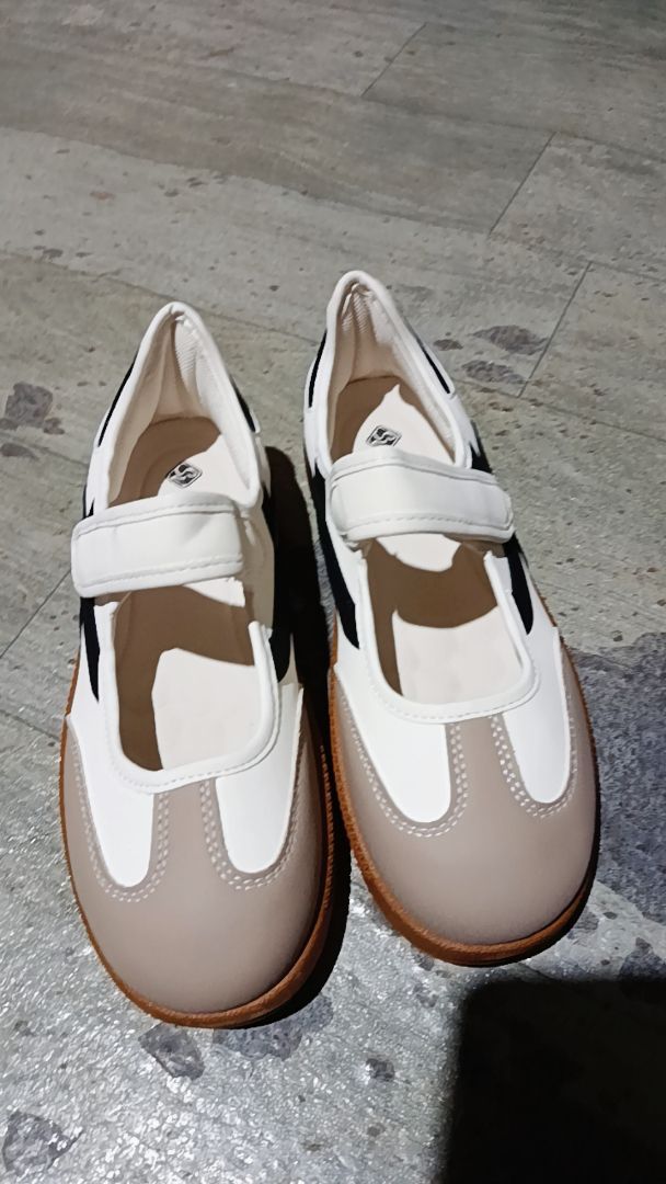 SOVELLA Sepatu Wanita Korean Style Flat Shoes Kekinian SV227 - Foto ulasan pembeli