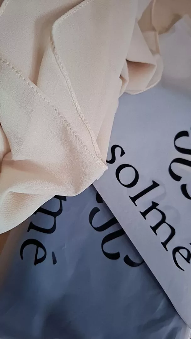 Solmè Pashmina Ceruty Babydoll | Hijab Premium Lembut Jatuh Ringan & Elegan - Foto ulasan pembeli