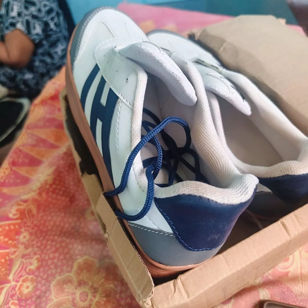 Soomin Sepatu Sneakers Wanita Korea Free Box - Foto ulasan pembeli