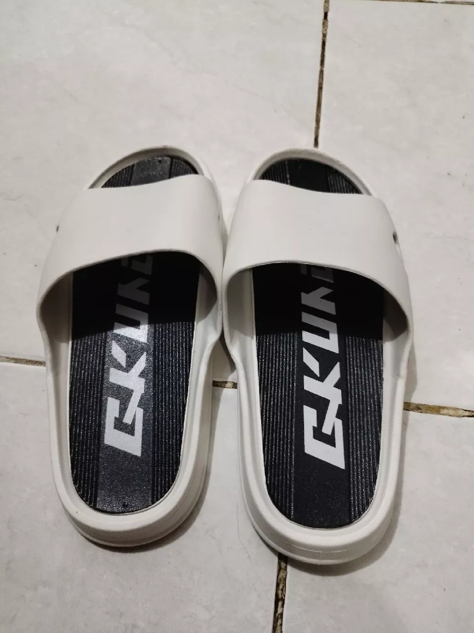 Sandal Bajo / Sandal slop / Sandal Slide / Sandal Slide Pria Wanita / Sendal Pria / Sol super lembut - Foto ulasan pembeli