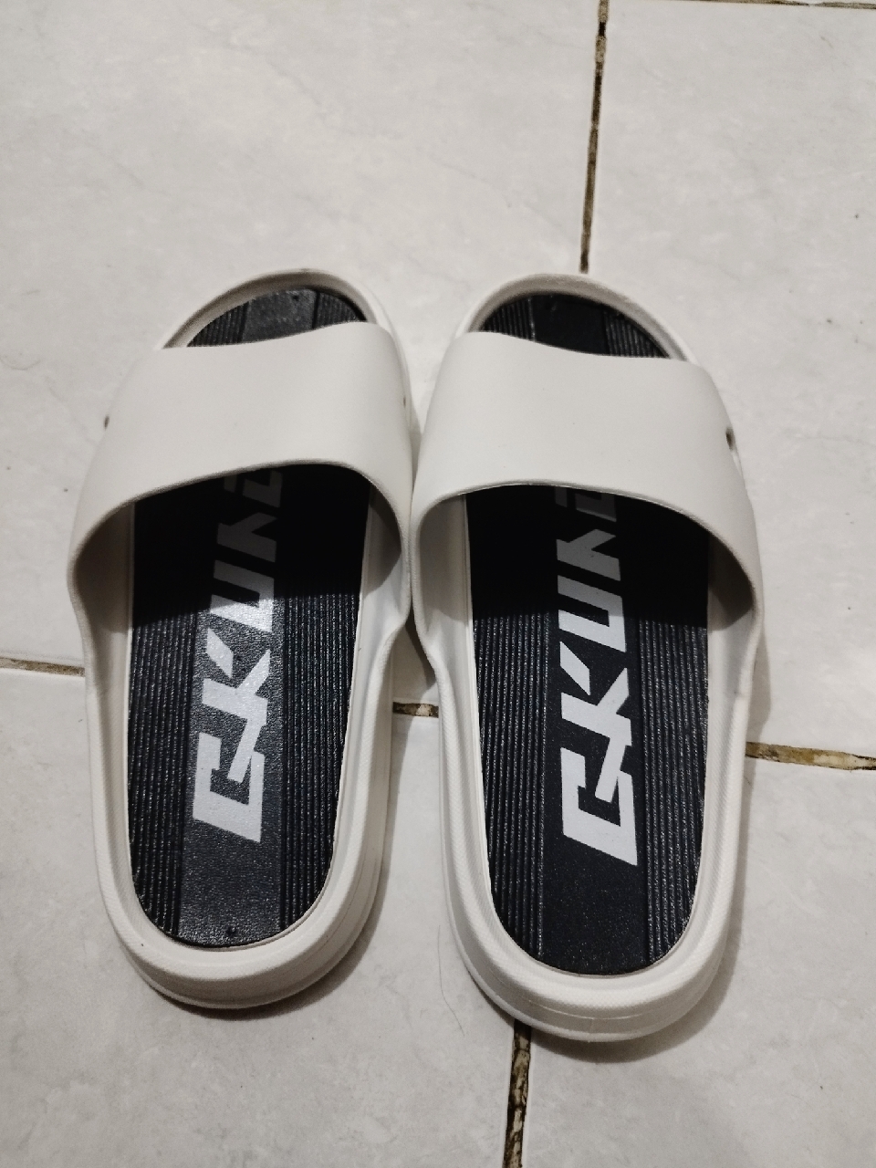 Sandal Bajo / Sandal slop / Sandal Slide / Sandal Slide Pria Wanita / Sendal Pria / Sol super lembut - Foto ulasan pembeli