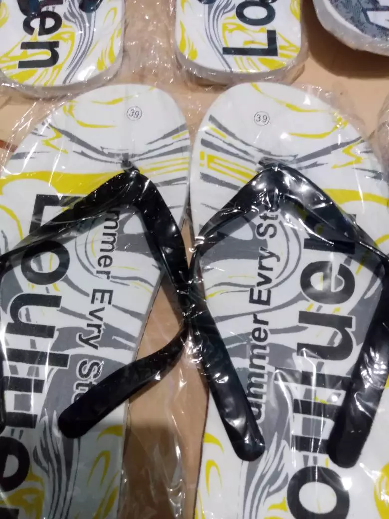 Sandal Jepit Pria Motif Achuange Bahan Spon - Foto ulasan pembeli