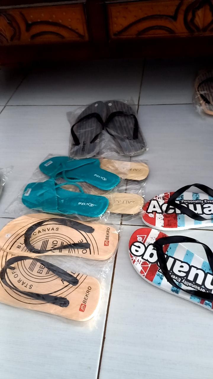 Sandal Jepit Pria Motif Achuange Bahan Spon - Foto ulasan pembeli