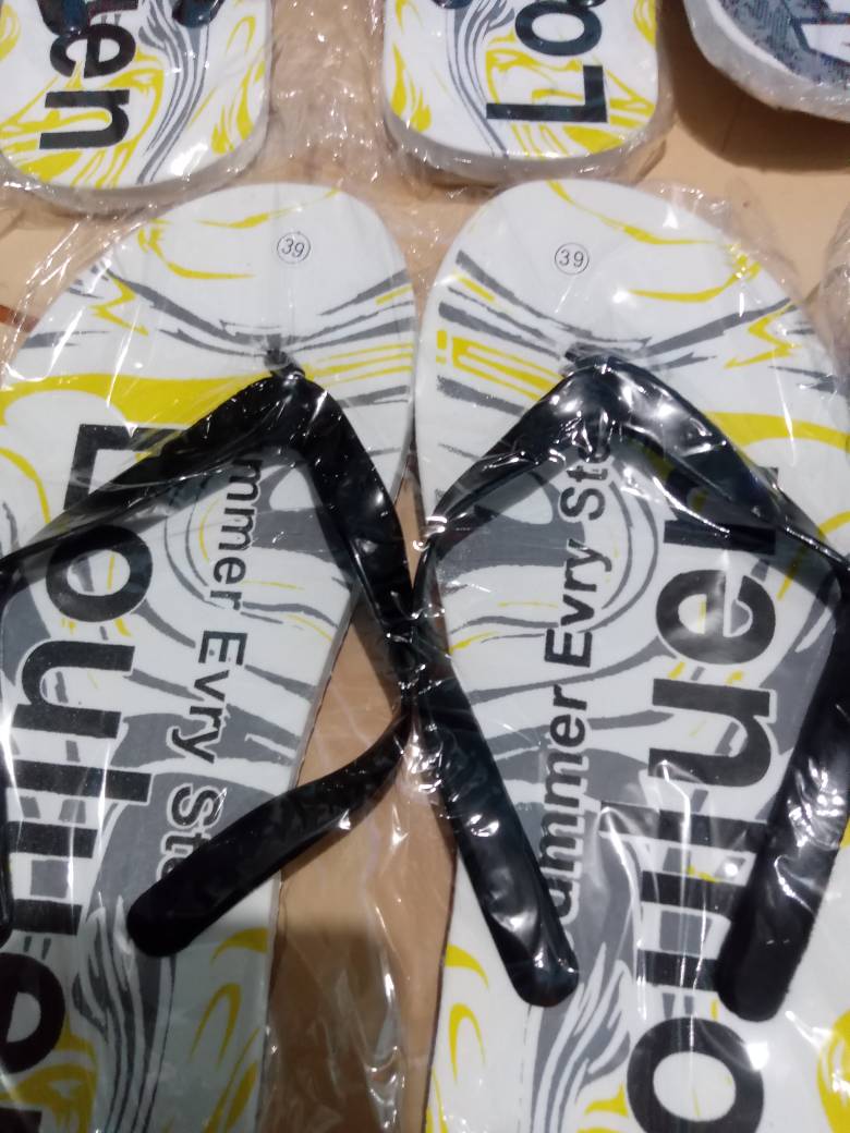 Sandal Jepit Pria Motif Achuange Bahan Spon - Foto ulasan pembeli