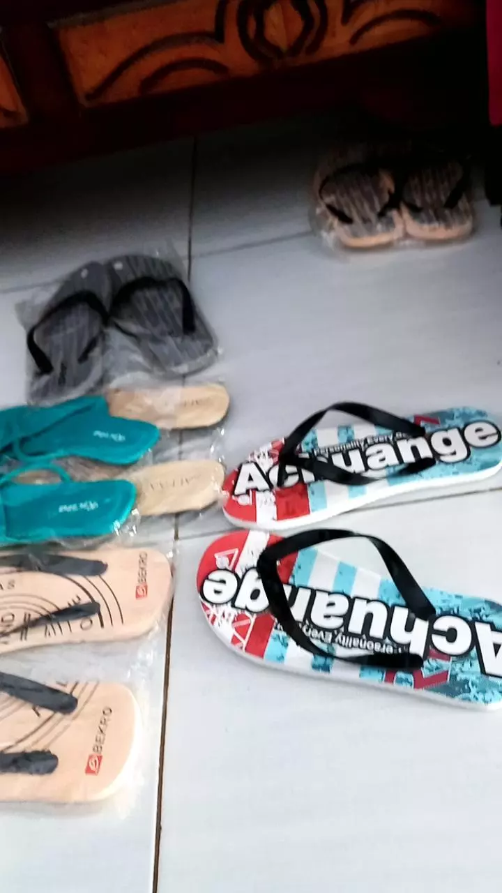 Sandal Jepit Pria Motif Achuange Bahan Spon - Foto ulasan pembeli