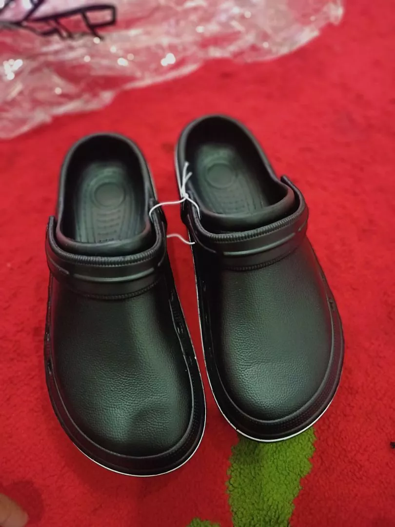 Sandal Kodok Polos Pria Wanita Anti Slip EVA - Foto ulasan pembeli