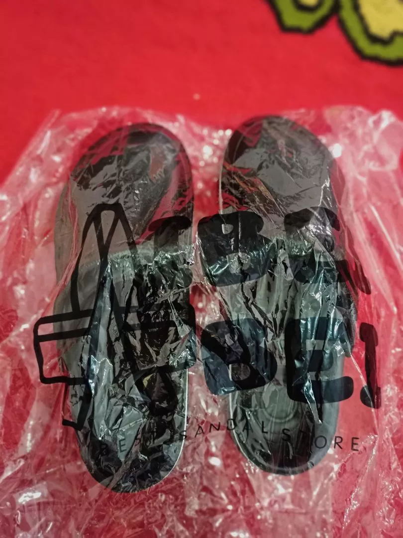 Sandal Kodok Polos Pria Wanita Anti Slip EVA - Foto ulasan pembeli