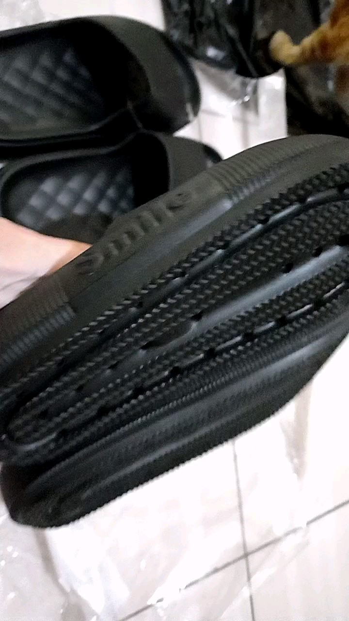 Sandal Pria Karet Empuk Non-Slip Murah - Foto ulasan pembeli