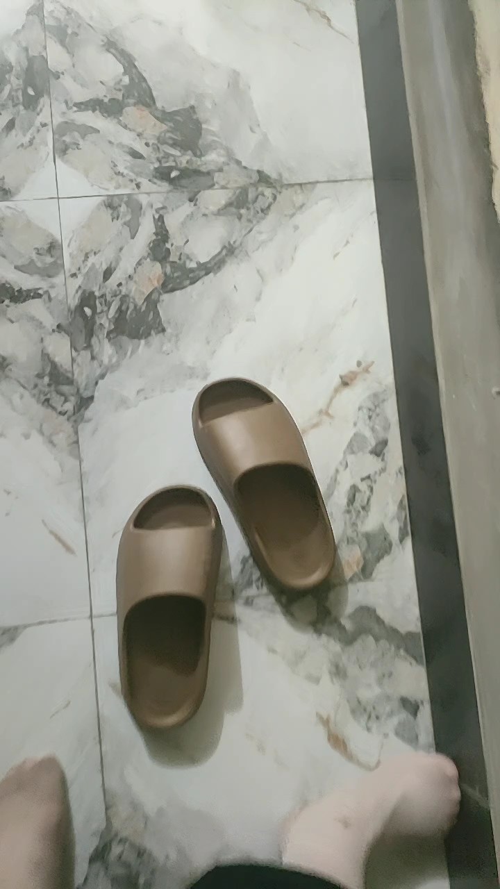 Sandal Selop Pria-Wanita Terbaru TEBAL EMPUK Anti Licin - Foto ulasan pembeli