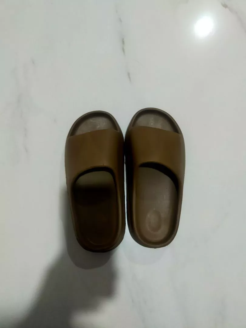 Sandal Selop Pria-Wanita Terbaru TEBAL EMPUK Anti Licin - Foto ulasan pembeli
