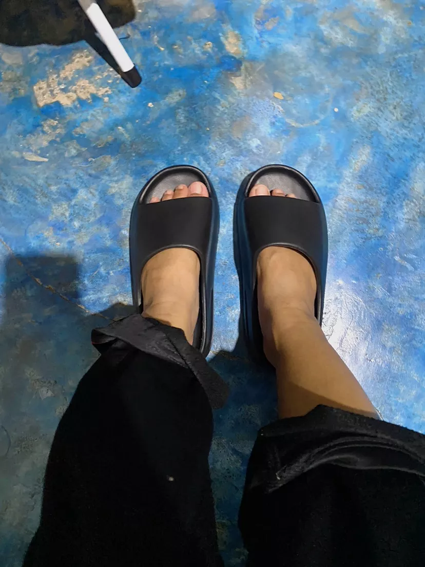 Sandal Selop Pria-Wanita Terbaru TEBAL EMPUK Anti Licin - Foto ulasan pembeli