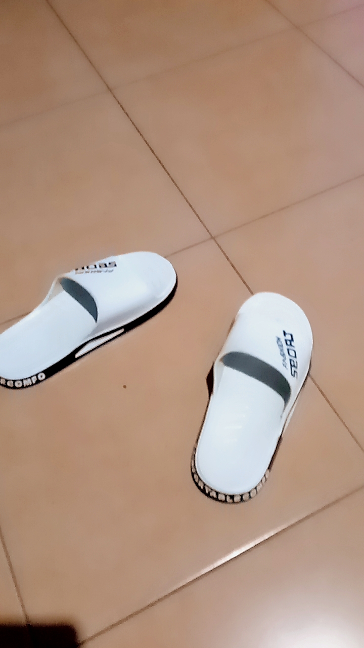 Sandal Slip On Pria Anti Slip Fashion Viral - Foto ulasan pembeli