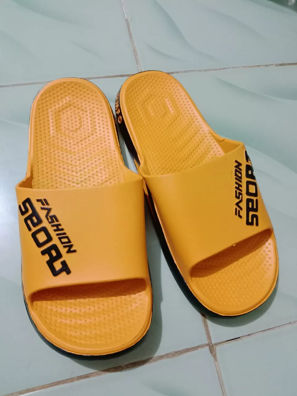 Sandal Slip On Pria Anti Slip Fashion Viral - Foto ulasan pembeli