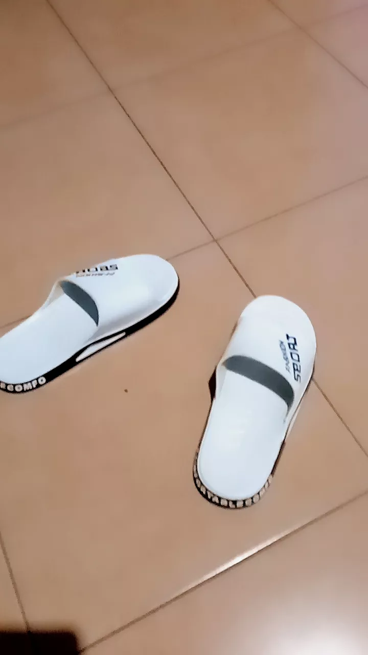 Sandal Slip On Pria Anti Slip Fashion Viral - Foto ulasan pembeli