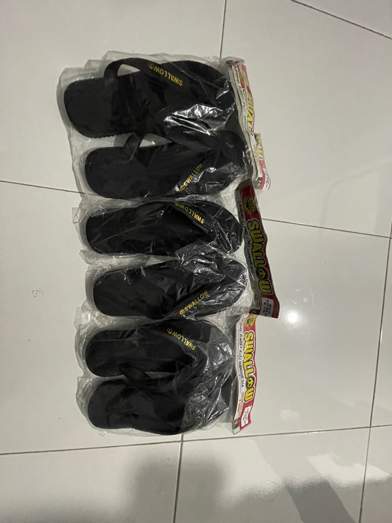 Sendal Jepit Swallow Black Pearl M01 (All Black) - Sandal Japit M01 Swallow Hitam Aksen warna GOLD [SWLTRAD 01] - Foto ulasan pembeli