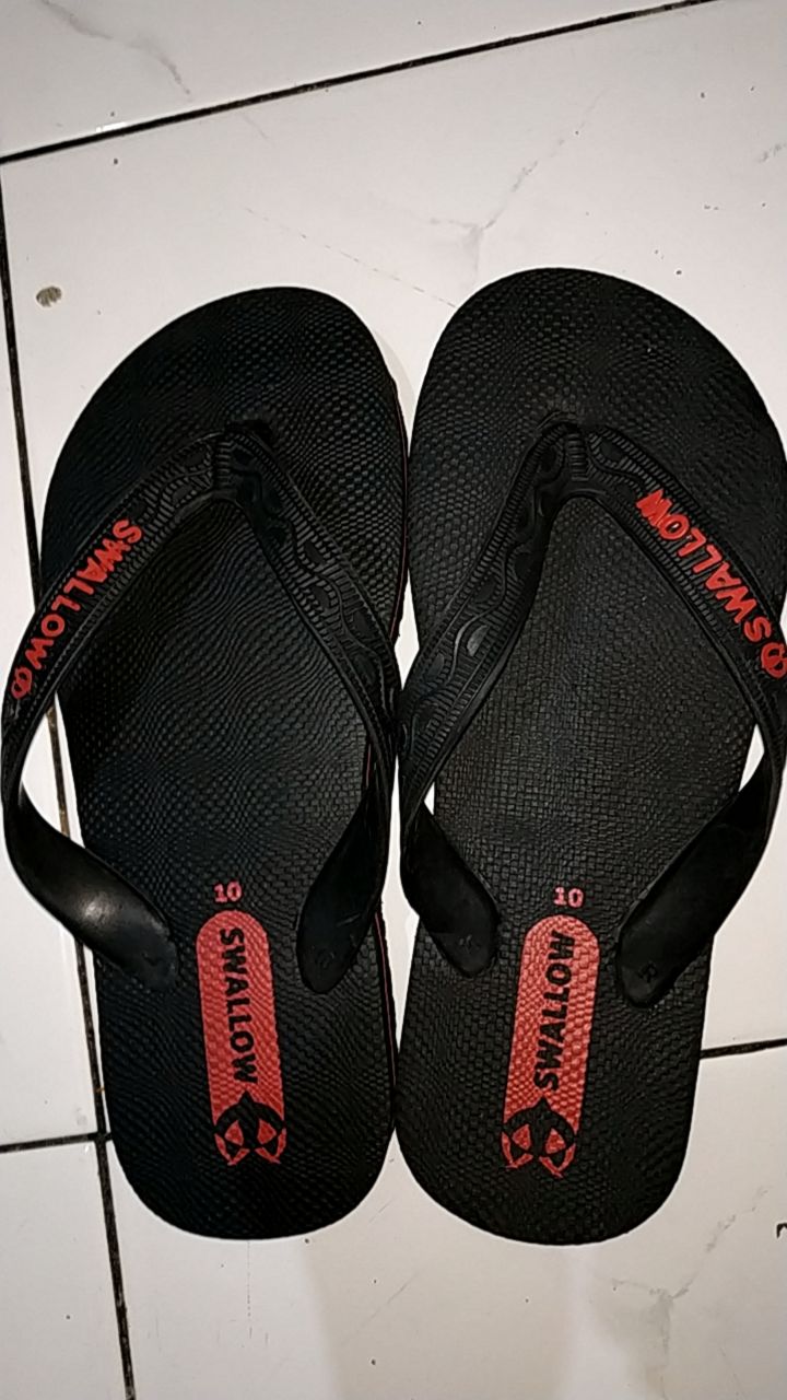 Sendal Jepit Swallow Black Pearl M02 - Sandal Japit M02 Swallow Hitam Aksen warna Metallic Pearl [SWLTRAD 01] - Foto ulasan pembeli