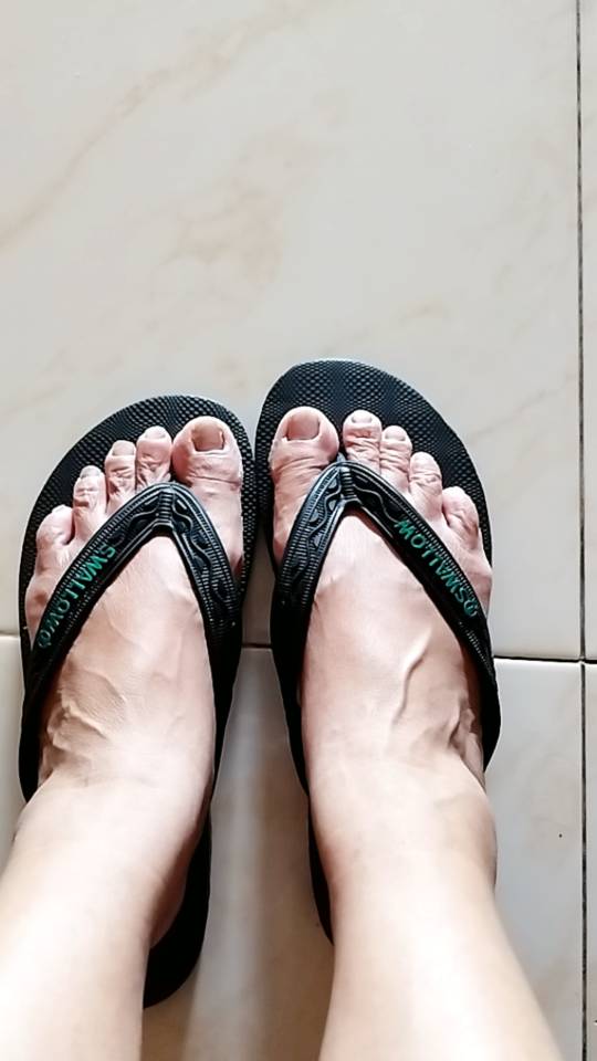 Sendal Jepit Swallow Black Pearl M02 - Sandal Japit M02 Swallow Hitam Aksen warna Metallic Pearl [SWLTRAD 01] - Foto ulasan pembeli
