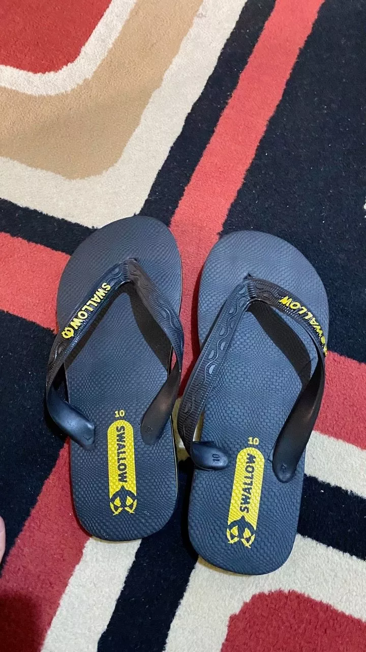 Sendal Jepit Swallow Black Pearl M02 - Sandal Japit M02 Swallow Hitam Aksen warna Metallic Pearl [SWLTRAD 01] - Foto ulasan pembeli