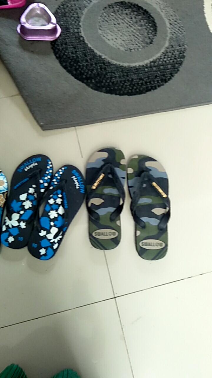 Sendal Swallow terbaru - Sandal Jepit Swallow Camo - Motif Military Original. Sandal Japit original legendaris Swallow Indonesia dengan bahan karet terbaik. Flip Flop empuk dan anti slip. Sendal rumah atau sandal untuk jalan jalan [SWLTRAD 01] - Foto ulasan pembeli