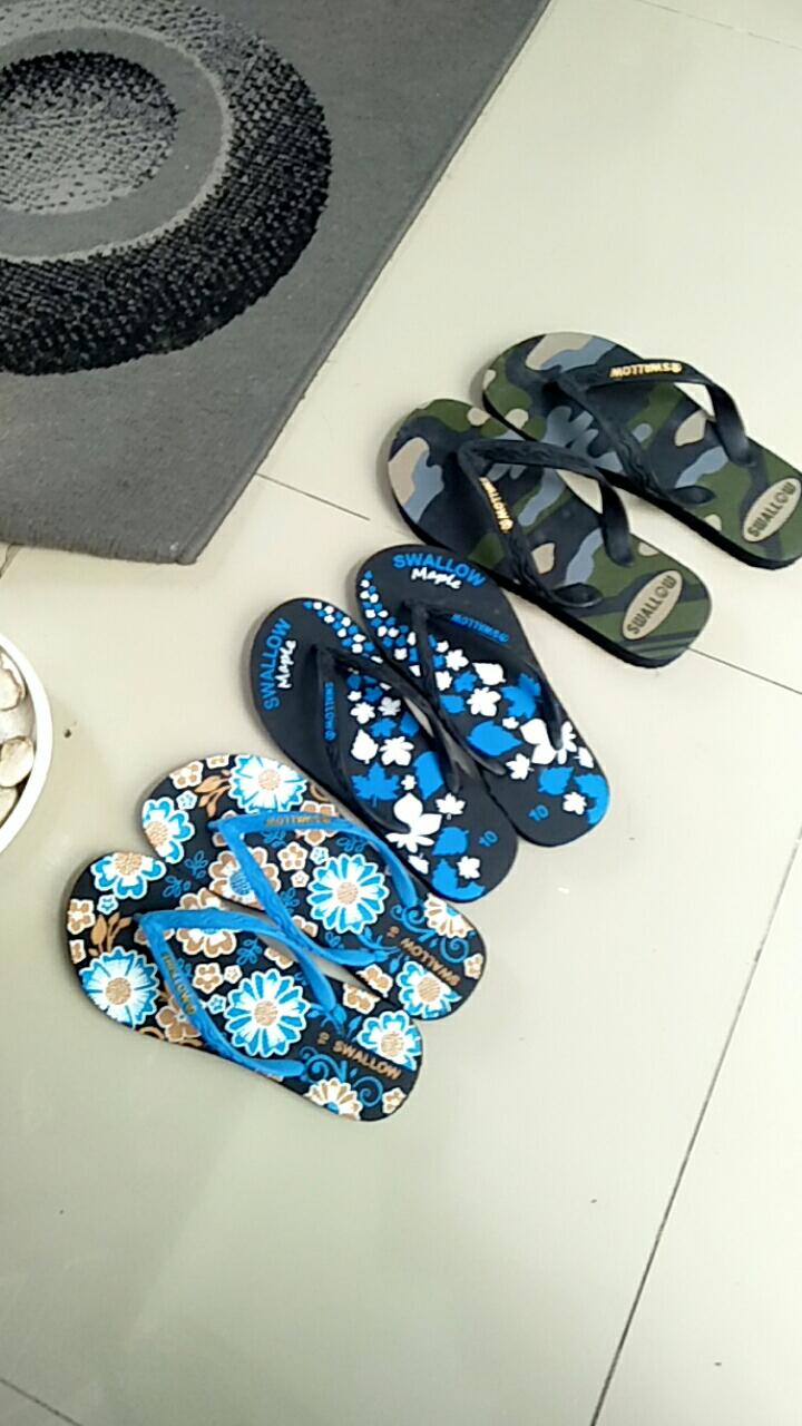 Sendal Swallow terbaru - Sandal Jepit Swallow Camo - Motif Military Original. Sandal Japit original legendaris Swallow Indonesia dengan bahan karet terbaik. Flip Flop empuk dan anti slip. Sendal rumah atau sandal untuk jalan jalan [SWLTRAD 01] - Foto ulasan pembeli