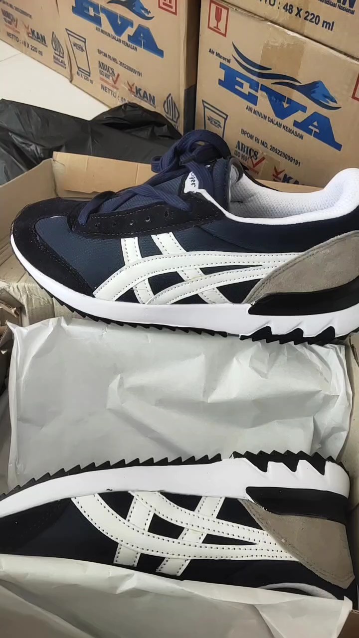 SEPATU 0NITSUKA TIGER California 78 Deluxe Cream Blue Red CLASSIC KASUAL SANTAI BEST SELER - Foto ulasan pembeli