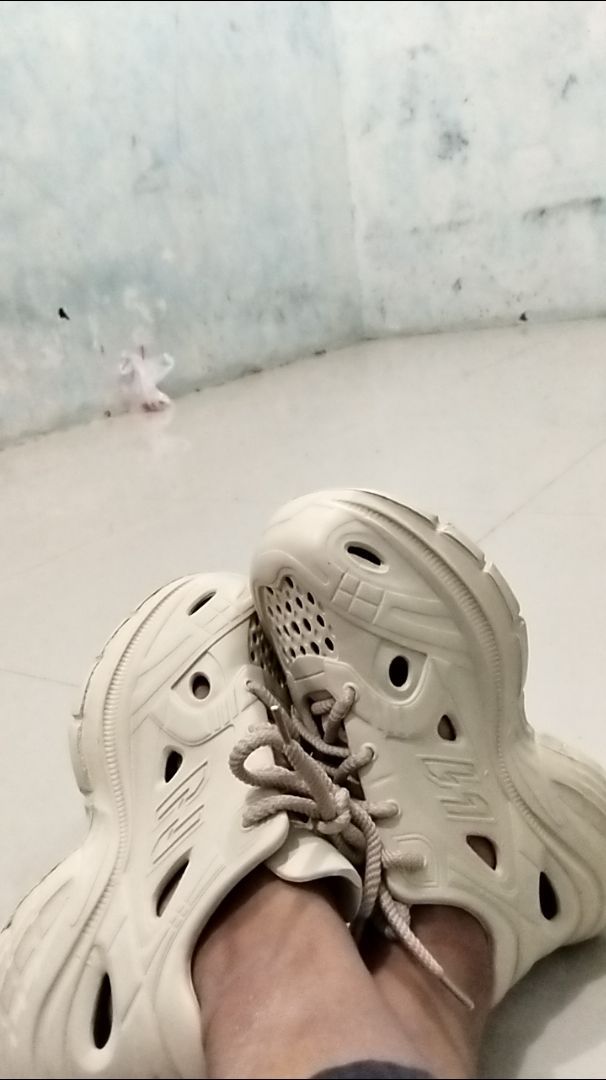 Sepatu Olahraga Pria Wanita Empuk Antislip - foto 2 dari 10