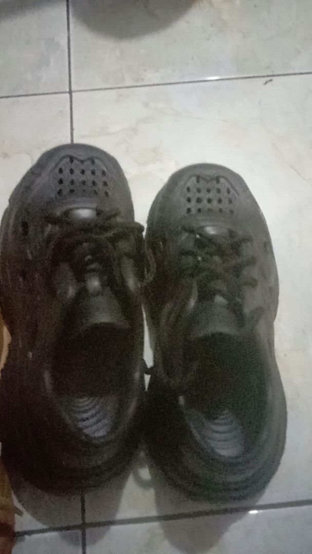 Sepatu Olahraga Pria Wanita Empuk Antislip - Foto ulasan pembeli