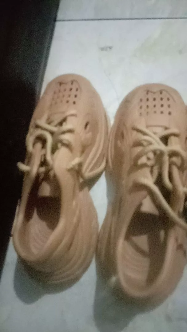 Sepatu Olahraga Pria Wanita Empuk Antislip - Foto ulasan pembeli