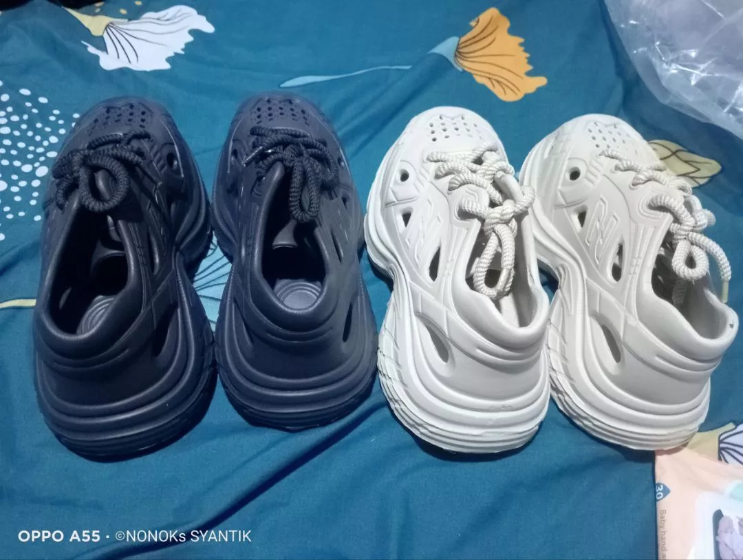 Sepatu Olahraga Pria Wanita Empuk Antislip - Foto ulasan pembeli