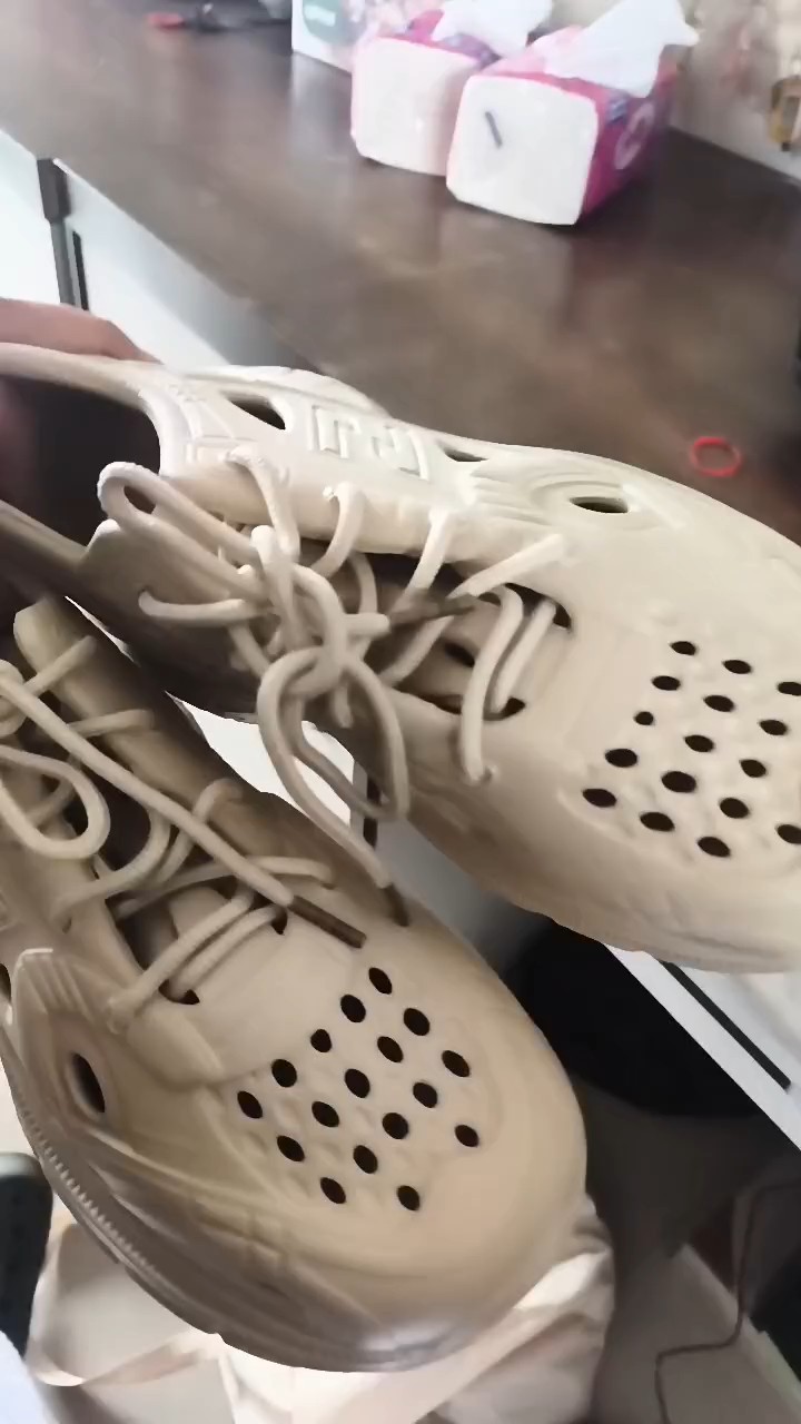 Sepatu Olahraga Pria Wanita Empuk Antislip - Foto ulasan pembeli