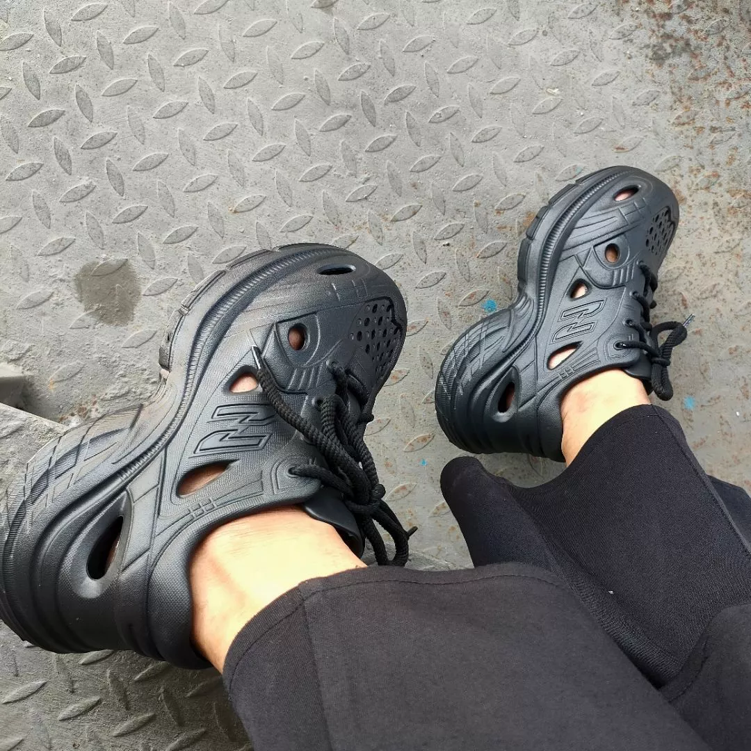 Sepatu Olahraga Pria Wanita Empuk Antislip - Foto ulasan pembeli